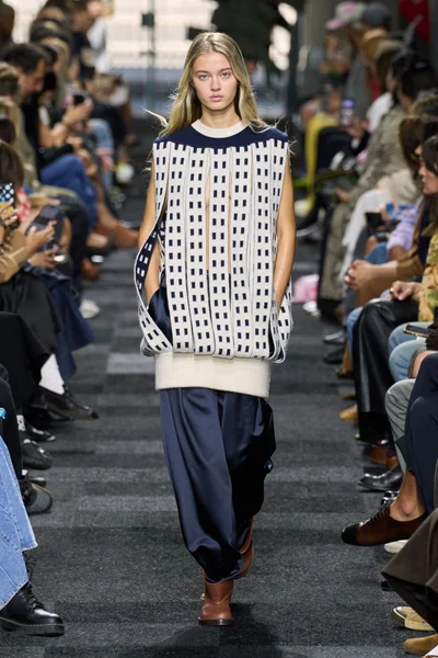 Look 12